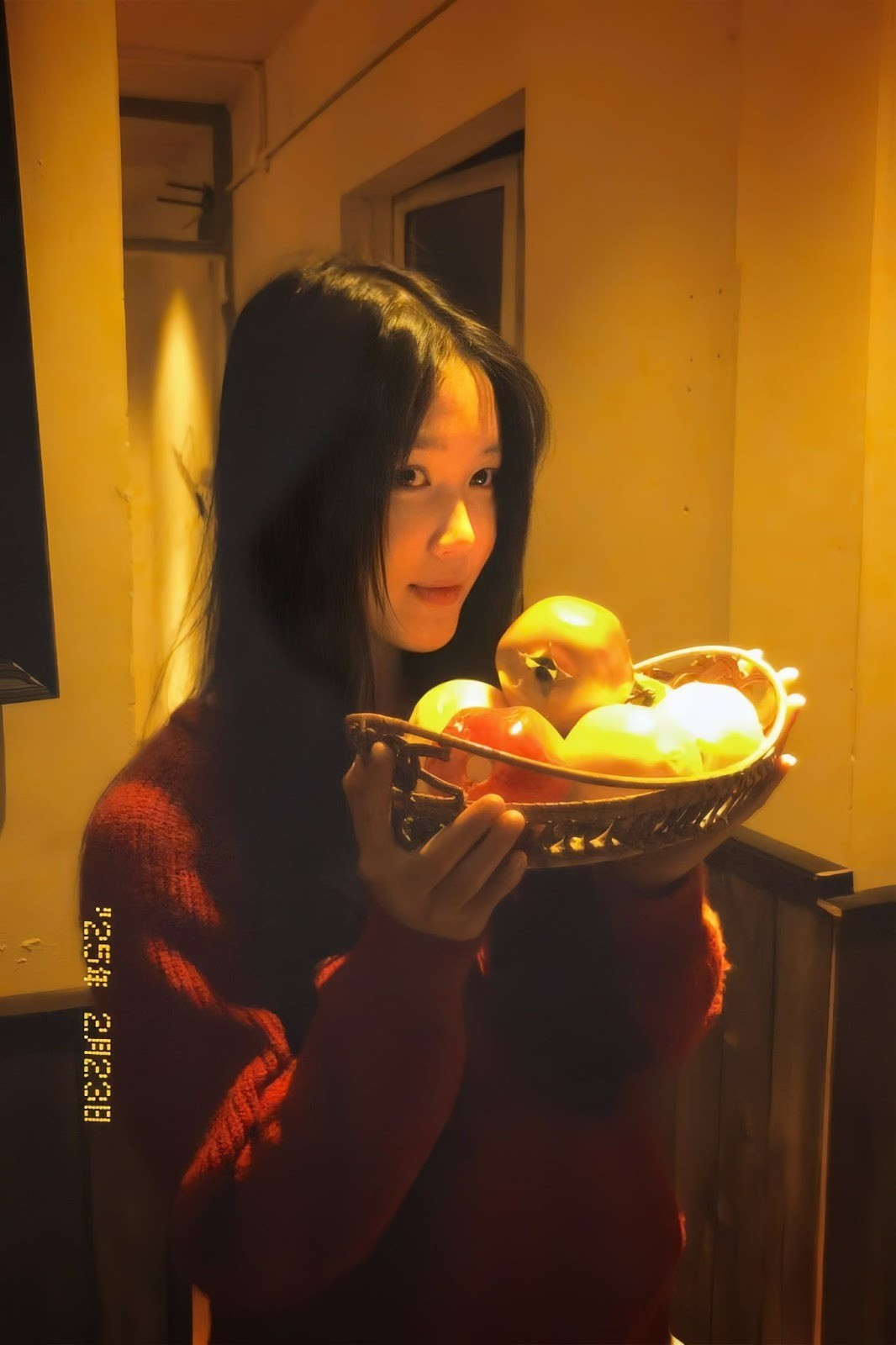 Theo Huyền Trang, thực trạng “soi mói” tiếng Anh xuất phát từ định kiến xã hội rằng nói tiếng Anh phải “chuẩn như người bản xứ”.