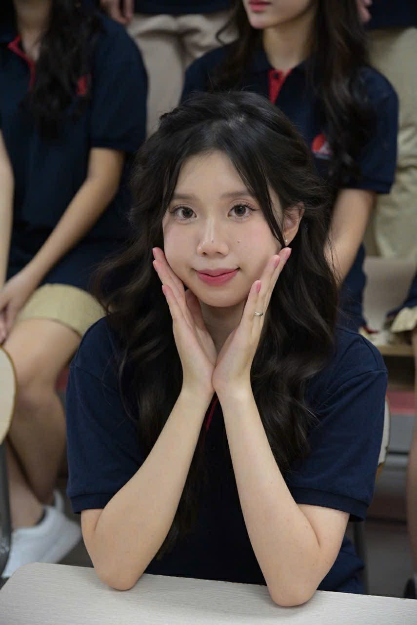 An Khanh cho biết yếu tố quan trọng của giao tiếp tiếng Anh là khả năng diễn đạt rõ ràng để truyền tải nội dung bản thân mong muốn.