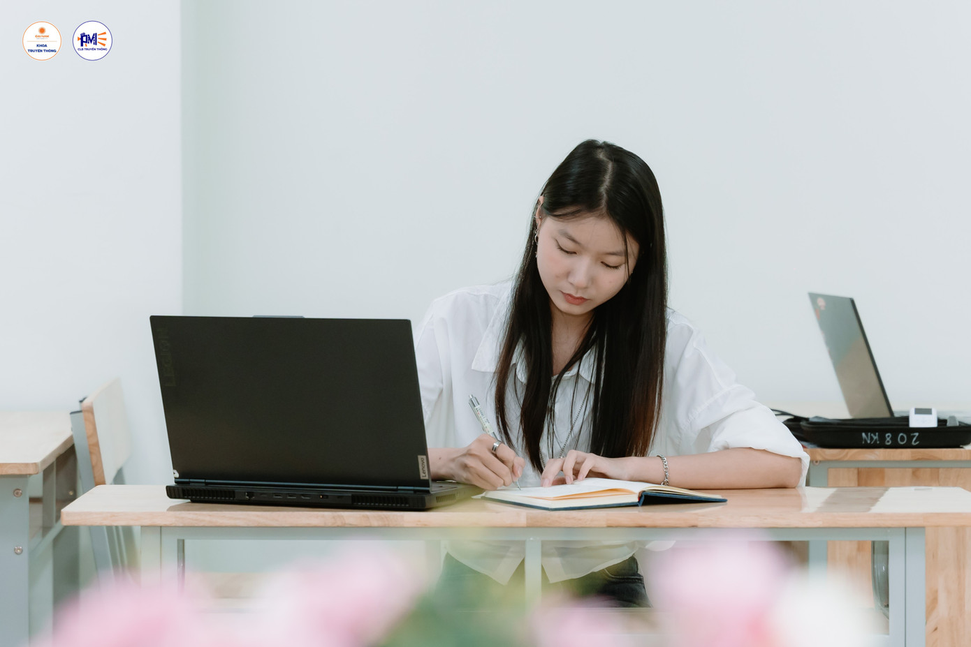 Bích trong buổi bảo vệ khóa luận tốt nghiệp. anh-bao-ve-khoa-luan-tot-nghiep.jpg