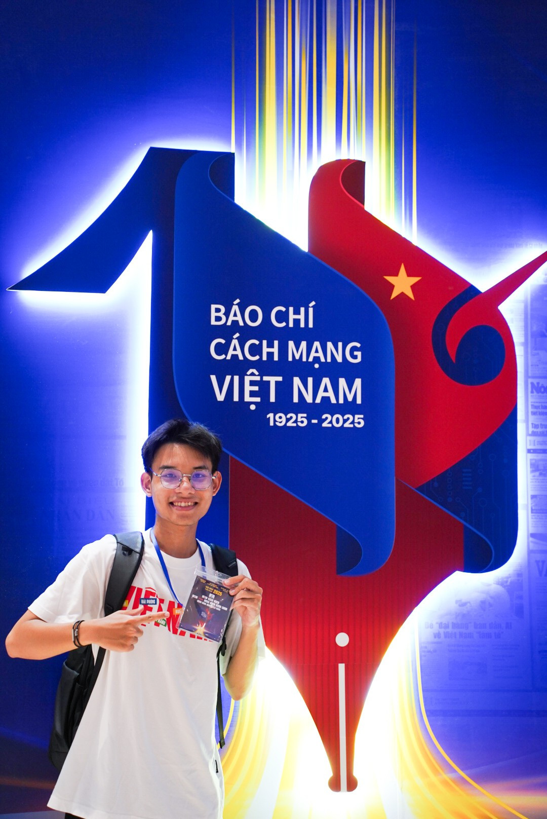 Nụ cười vui vẻ của Quân tại Lễ kỷ niệm 100 năm Ngày Báo chí Cách mạng Việt Nam nu-cuoi-vui-ve-cua-quan-tai-le-ky-niem-100-nam-ngay-bao-chi-cach-mang-viet-nam.jpg