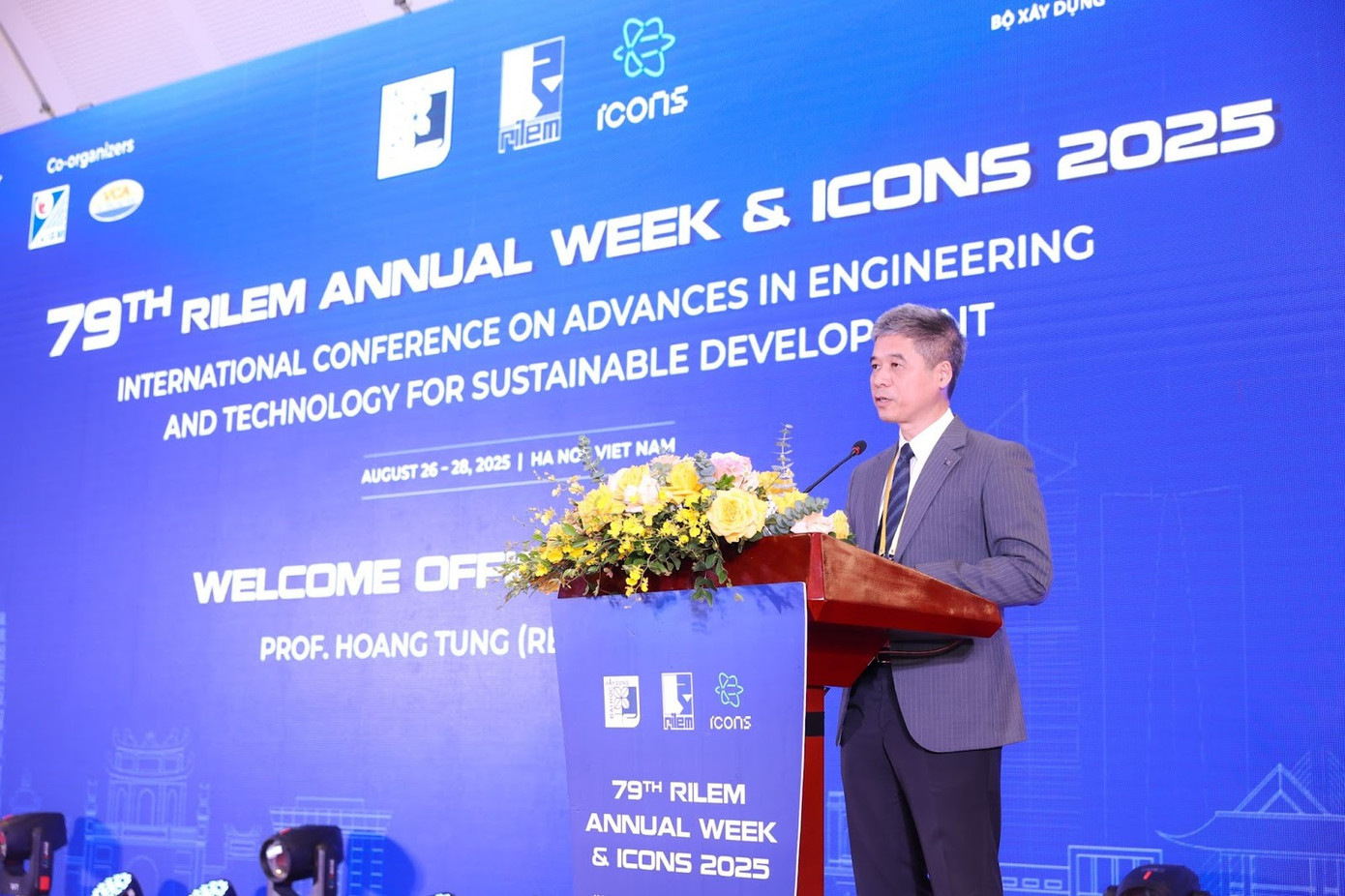 PGS.TS Hoàng Tùng, Hiệu trưởng Trường Đại học Xây dựng Hà Nội nhấn mạnh ý nghĩa hội nhập của sự kiện Tuần lễ RILEM-ICONS 2025.