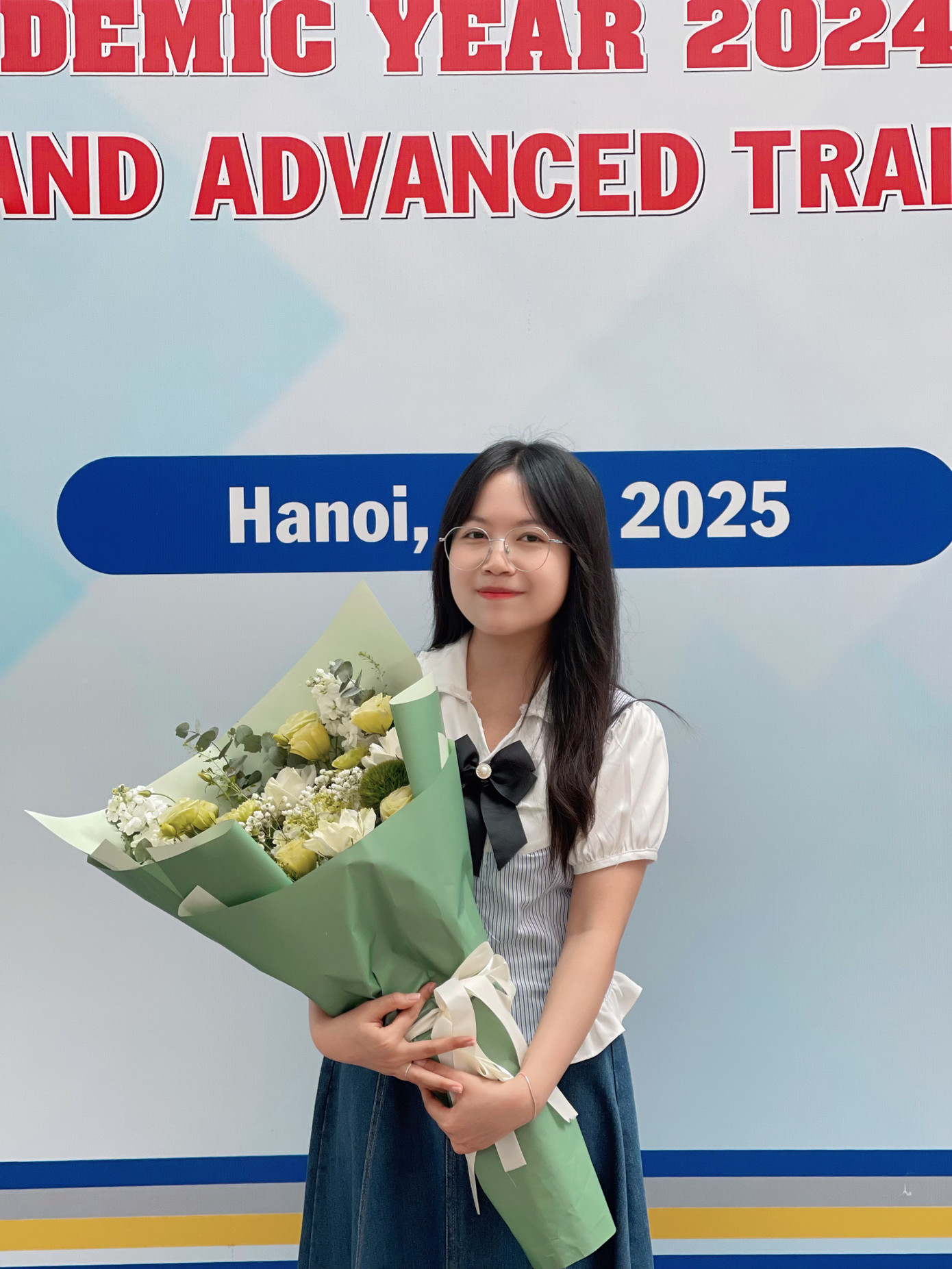 Một năm học rực rỡ của Tú Anh với những thành tích đầu tiên trên hành trình chinh phục đam mê. anh-2-mot-nam-hoc-ruc-ro-cua-tu-anh-voi-nhung-thanh-tich-dau-tien-tren-hanh-trinh-chinh-phuc-dam-me.jpg