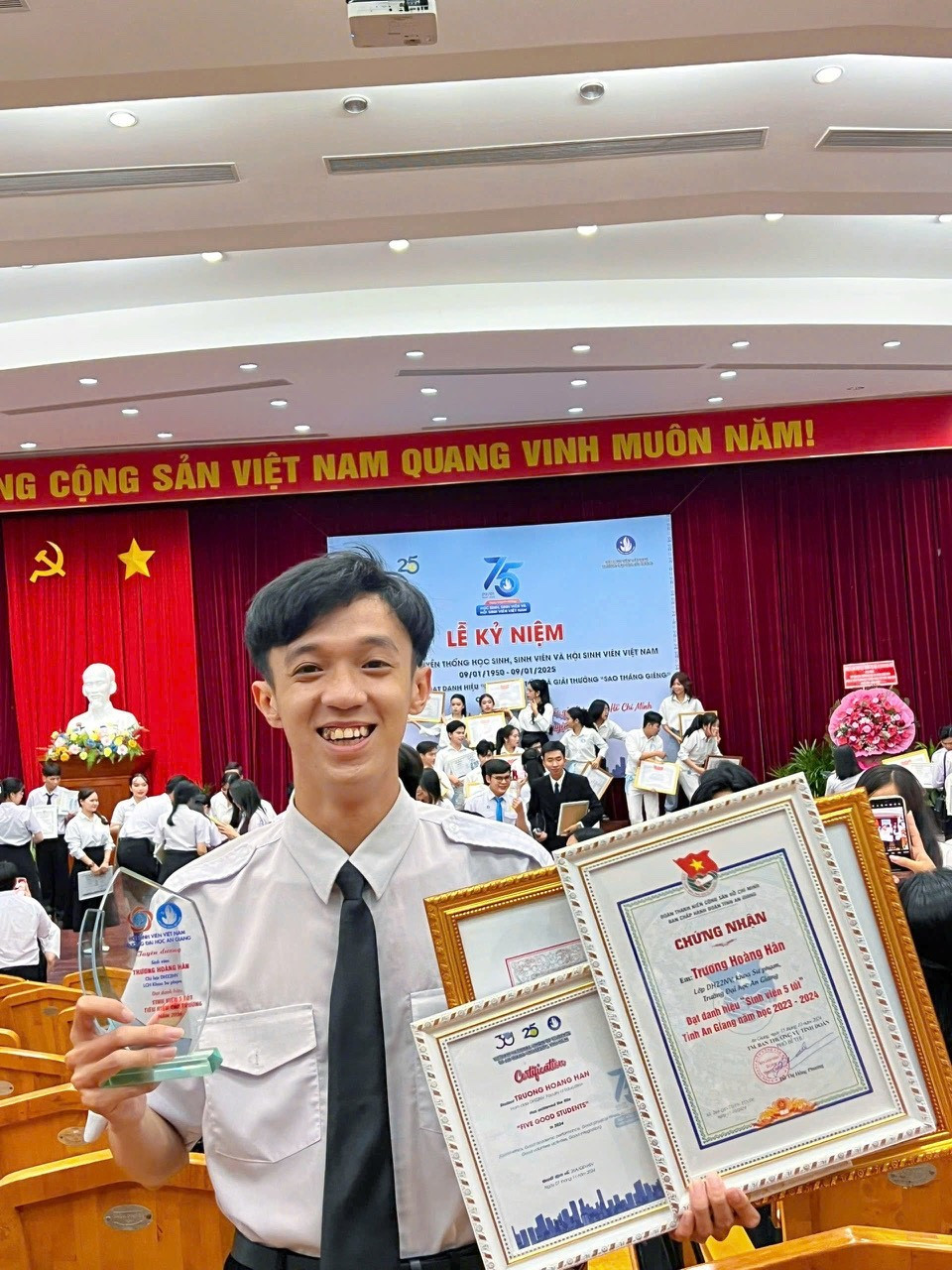 anh-2-783.jpg