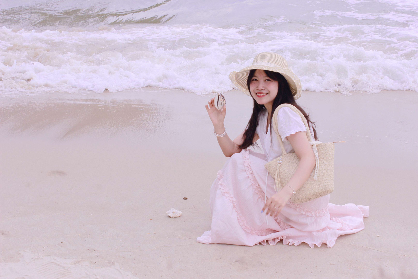Tú Anh tươi tắn trong khoảnh khắc đời thường, mang theo nét dịu dàng và tinh thần tích cực trên hành trình theo đuổi công nghệ. anh-6-tu-anh-tuoi-tan-trong-khoanh-khac-doi-thuong-mang-theo-net-diu-dang-va-tinh-than-tich-cuc-tren-hanh-trinh-theo-duoi-cong-nghe.jpg