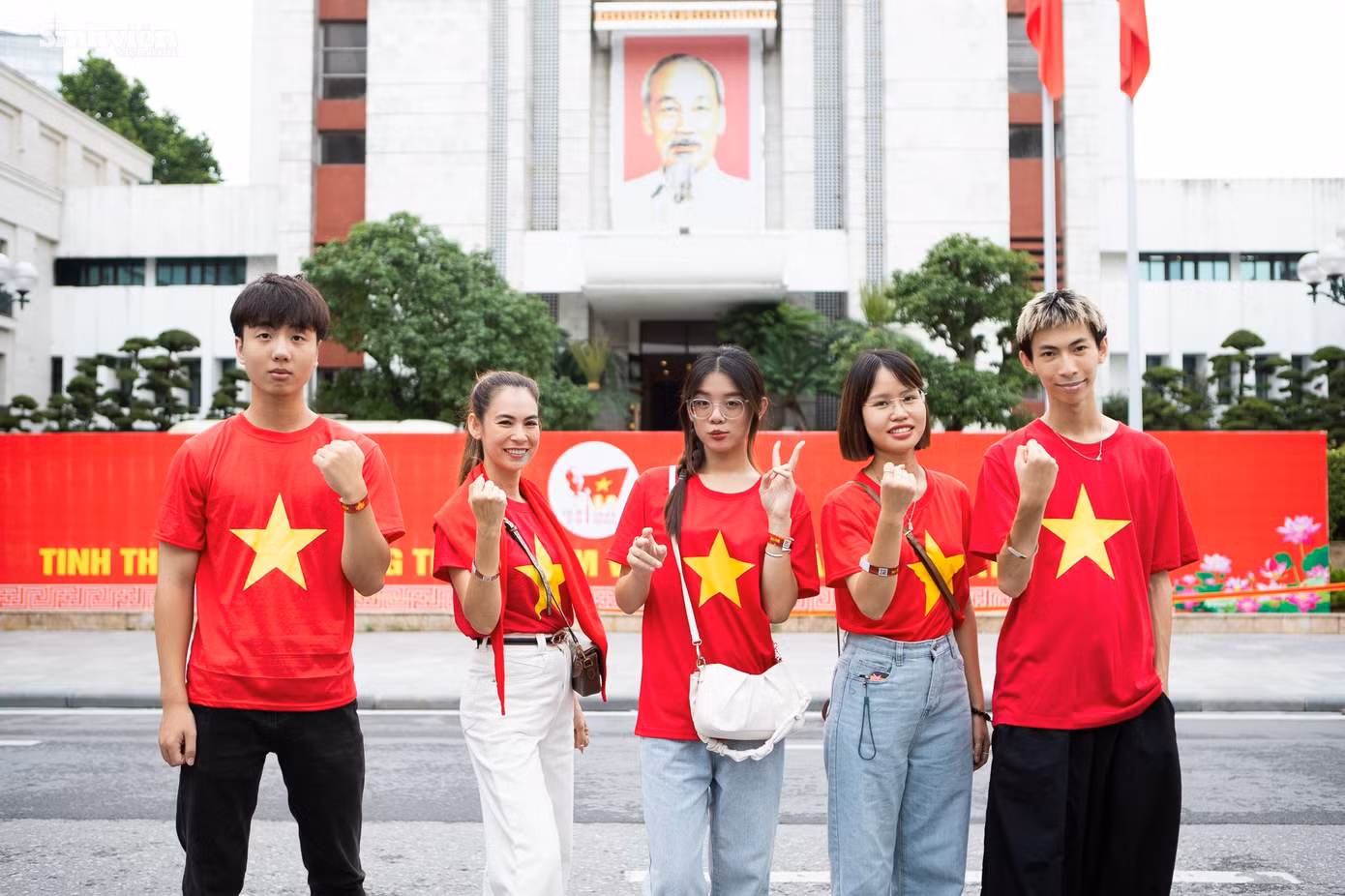 mot-ty-buoc-chan-ky-nguyen-moi-01.jpg