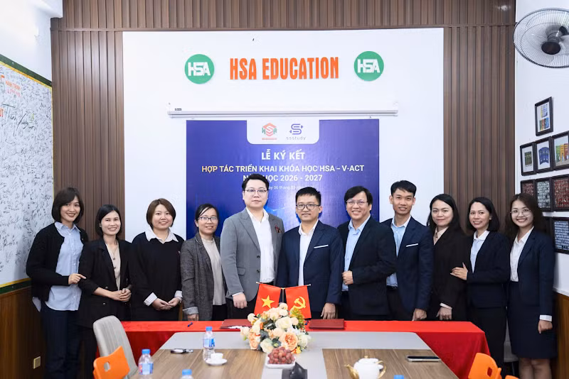 Đại diện SSStudy &amp; HSA Education tham gia ký kết hợp tác.