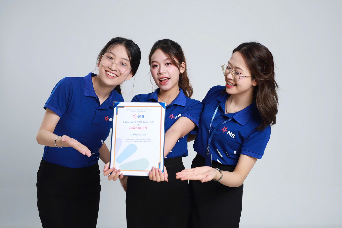 Minh Hằng vinh dự đạt được học bổng doanh nghiệp MB Chasing 2025 ở mức cao nhất và trở thành Đại sứ Thương hiệu MB Bank. anh-3.jpg