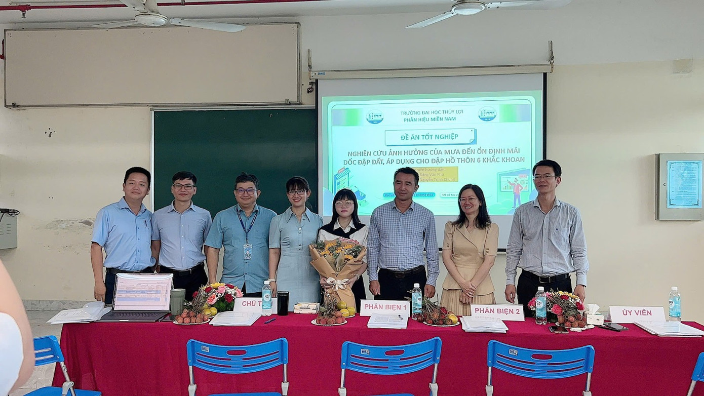 Phương Thảo bảo vệ thành công đề án tốt nghiệp thạc sĩ với điểm số 9.0/10.