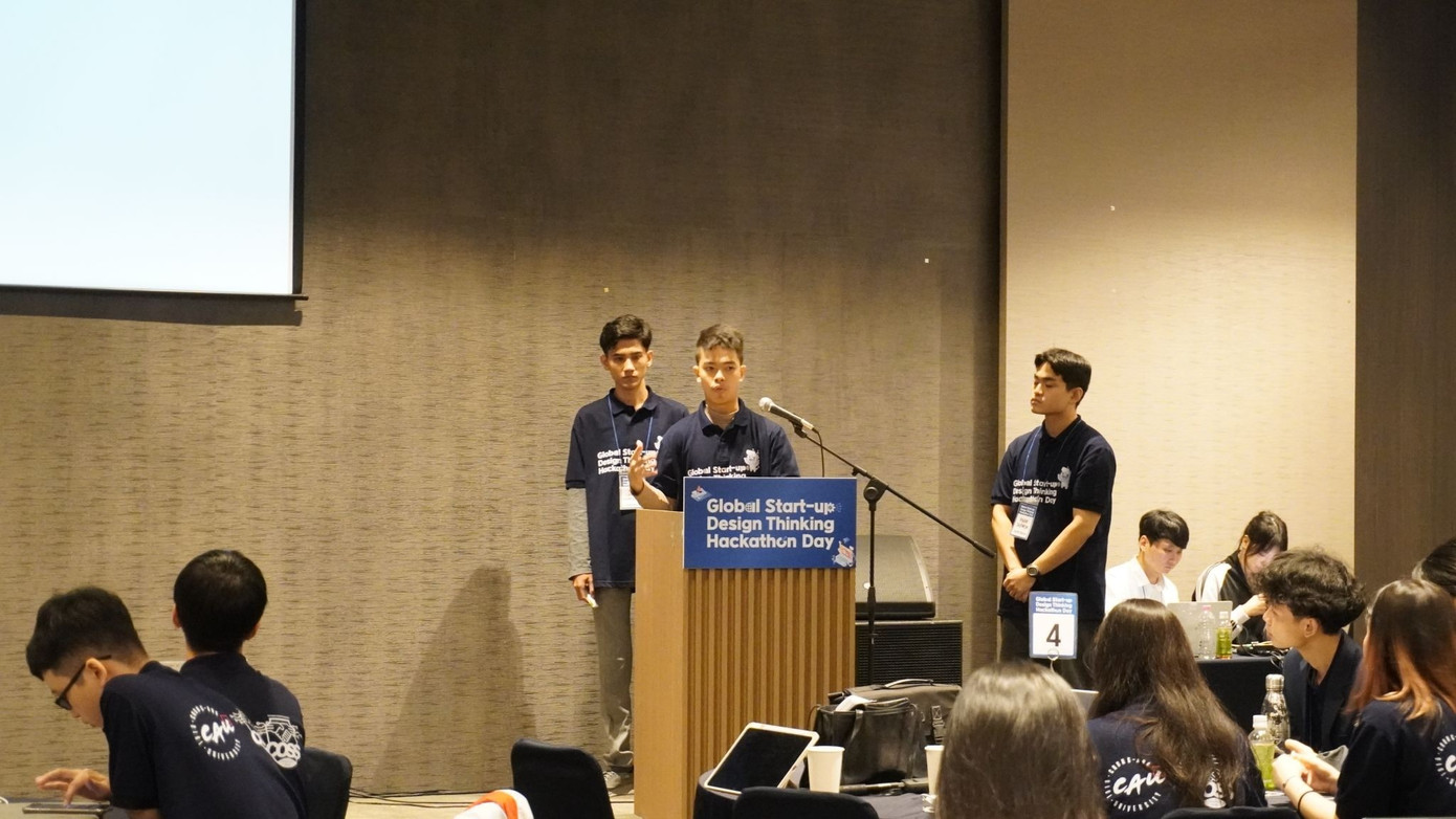 Thiện Quang tham gia Global Start-up Design Thinking Hackathon tại Hàn Quốc, nơi nhóm của Quang xuất sắc giành giải Vàng - giải thưởng cao nhất của cuộc thi.