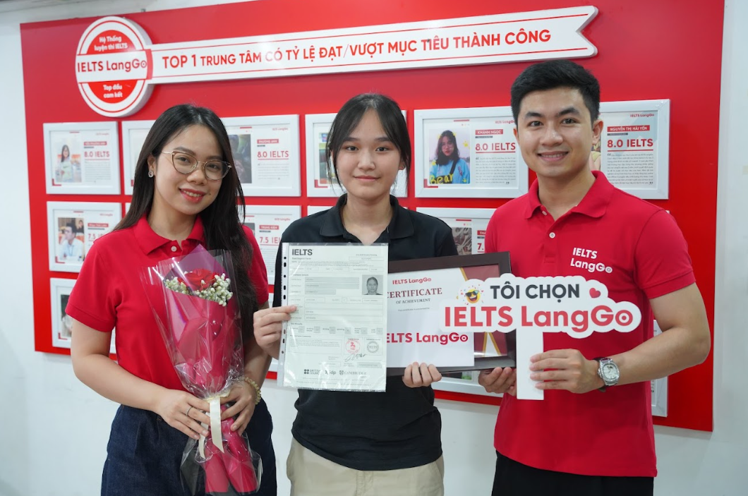 Vân Khánh hạnh phúc khi đạt band điểm mục tiêu và nhận học bổng từ LangGo.