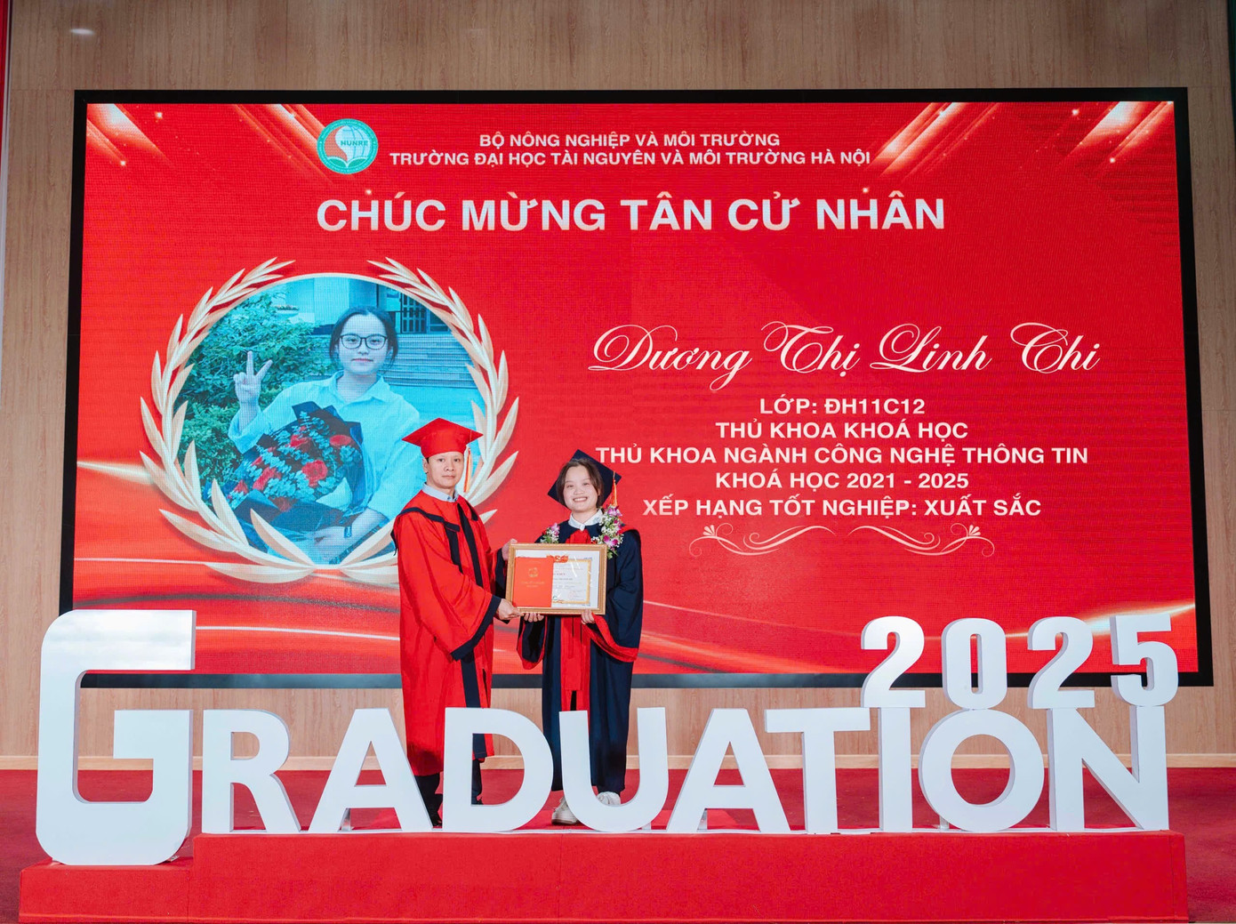Linh Chi là thủ khoa tốt nghiệp khóa 2021-2025 của Trường Đại học Tài nguyên và Môi trường. 3.jpg