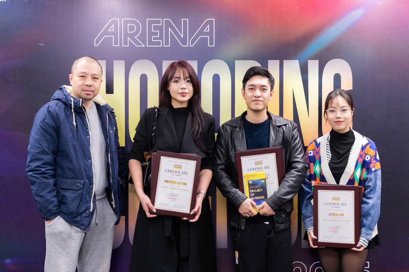 Làm việc nhóm là bài học lớn – từ phim TÂM đến những bộ ảnh cá nhân, Huy luôn tin rằng ý tưởng tốt nhất là kết quả của sự cộng hưởng. ee117cdec5814cdf1590.jpg