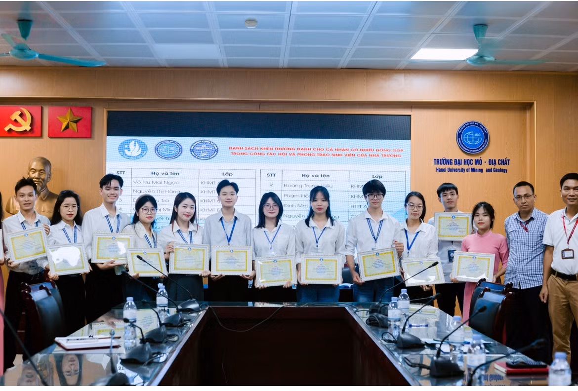 nhan-gk-co-thanh-tich-hoat-dong-phong-trao-xuat-sac.png
