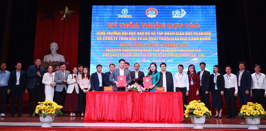 Nhà trường ký kết hợp tác công ty TNHH Đầu tư và phát triển giáo dục Cánh Buồm – Tập đoàn Giáo dục Pearson.
