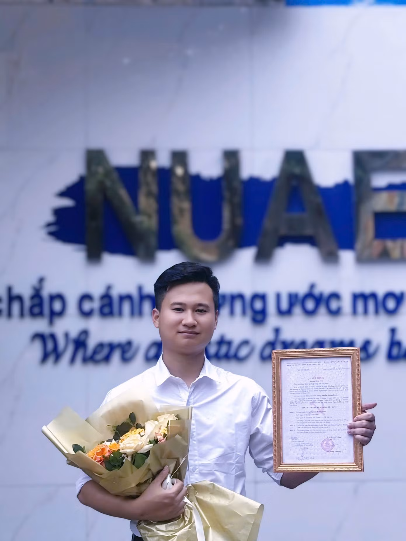 nhan-quyet-dinh-ket-nap-dang-vien.jpg