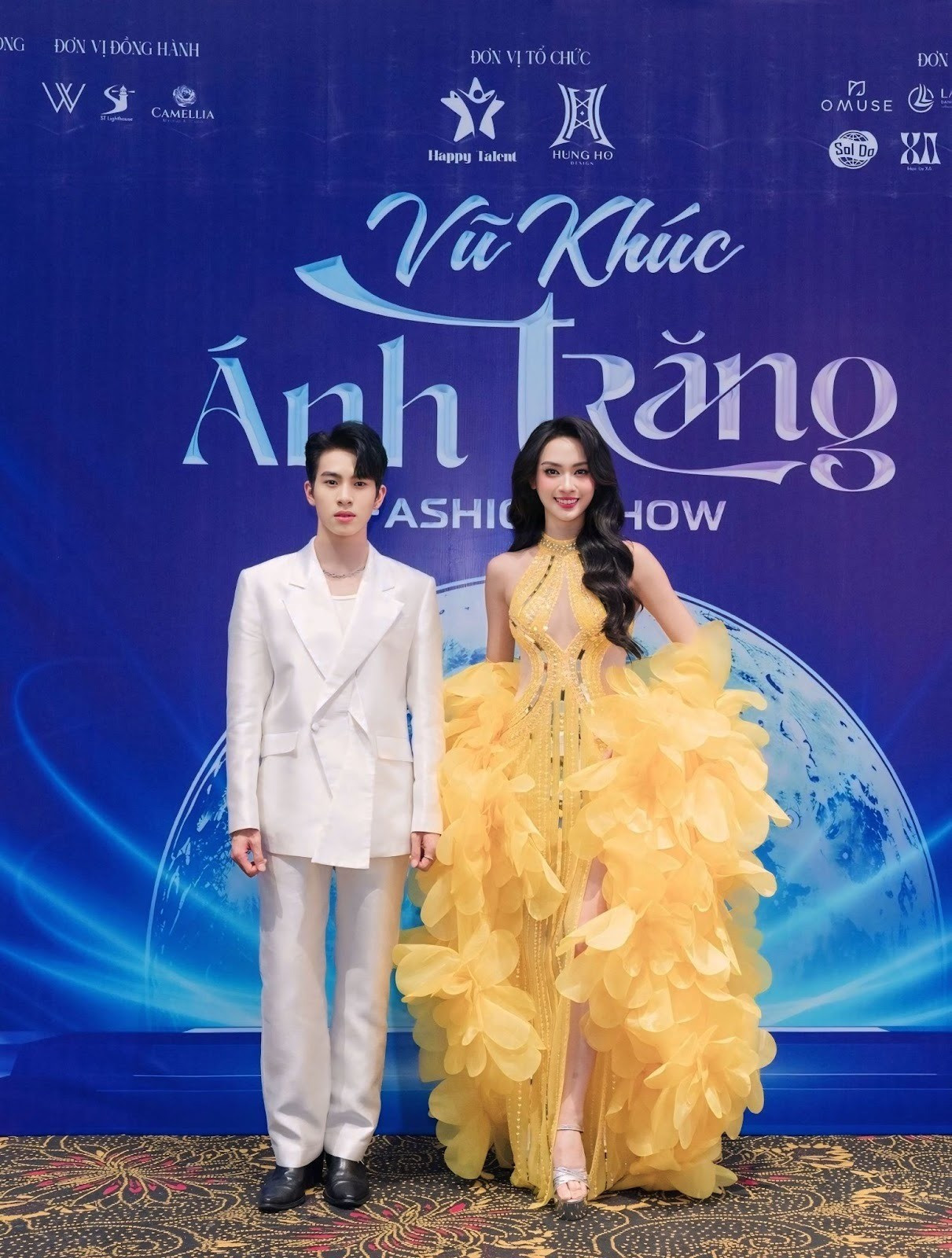 Anh tham gia Fashion Show “Vũ Khúc Ánh Trăng”.