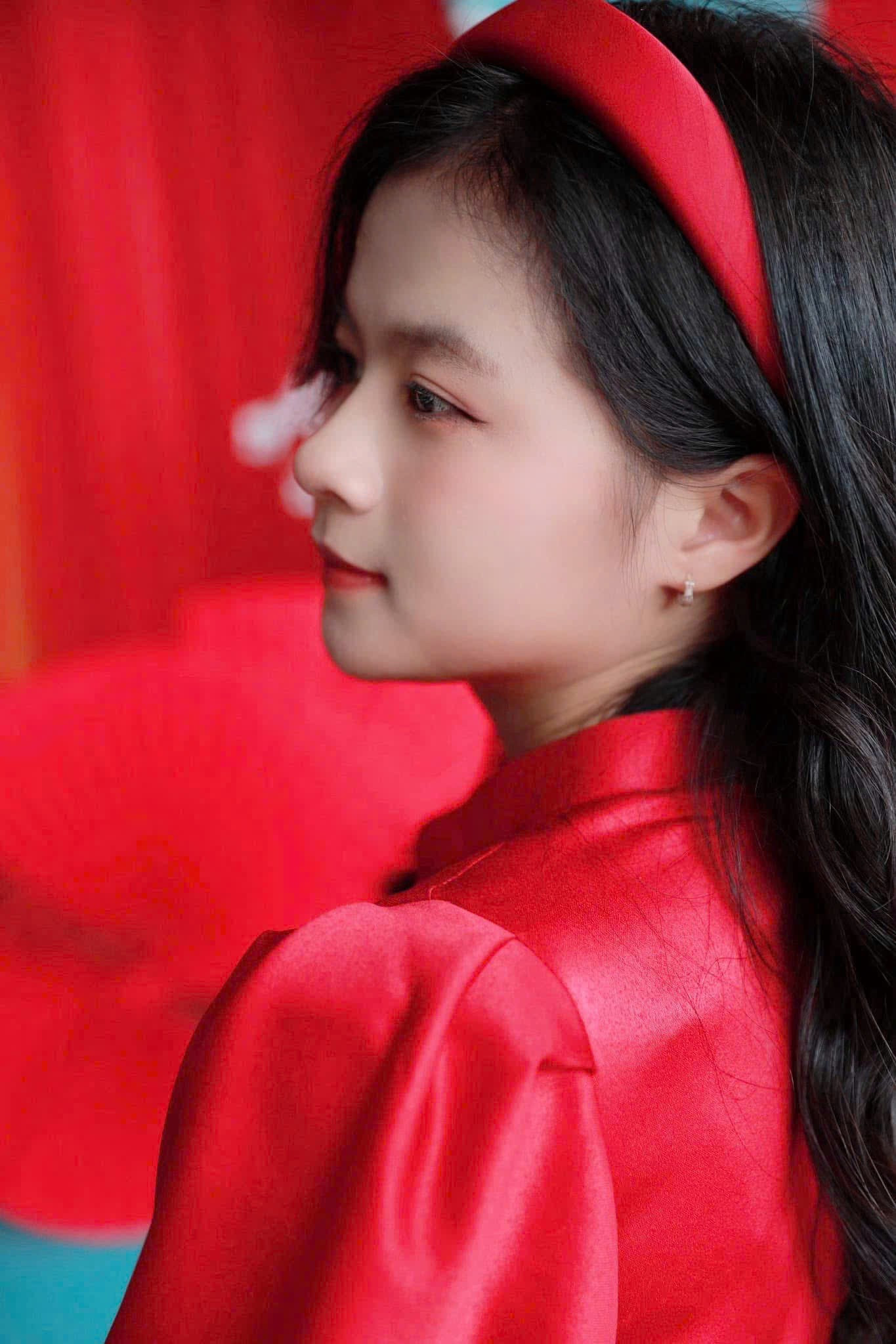 Diệu Thương mong muốn theo đuổi ngành Sư phạm Tiếng Anh, bởi em yêu nghề giáo và khao khát được thắp sáng tri thức cho thế hệ sau. z6810204397764-2144e28a2da1c0736806d1dd8f997724.jpg