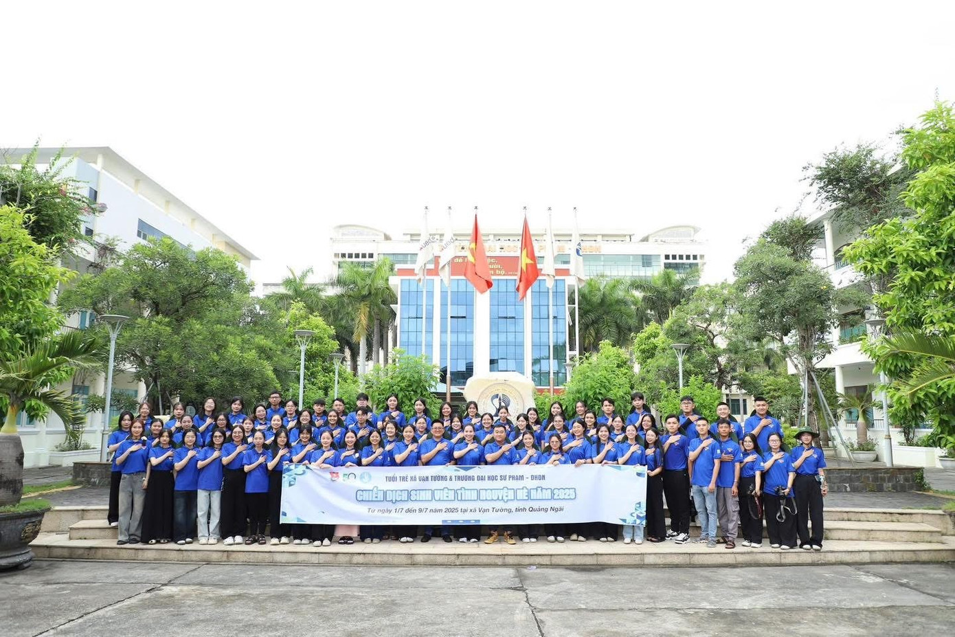 Tô đậm tuổi trẻ bằng các hoạt động tình nguyện vì cộng đồng. anh-6.jpg