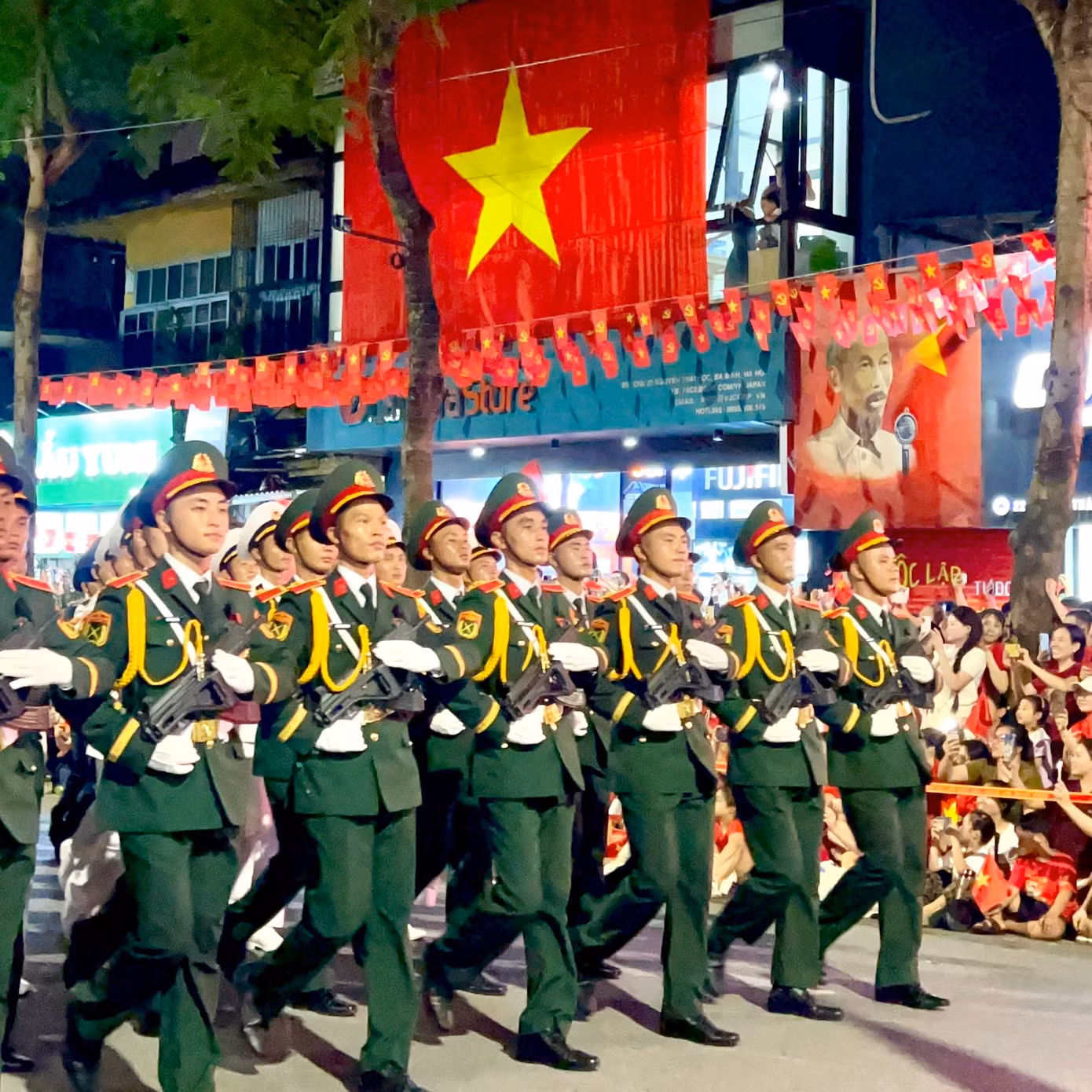 anh-1-duoi-anh-bac-duoi-quoc-ky-to-quoc-vinh-quang-moi-buoc-di-la-mot-loi-the-voi-to-quoc-anh-trong-hieu.jpg