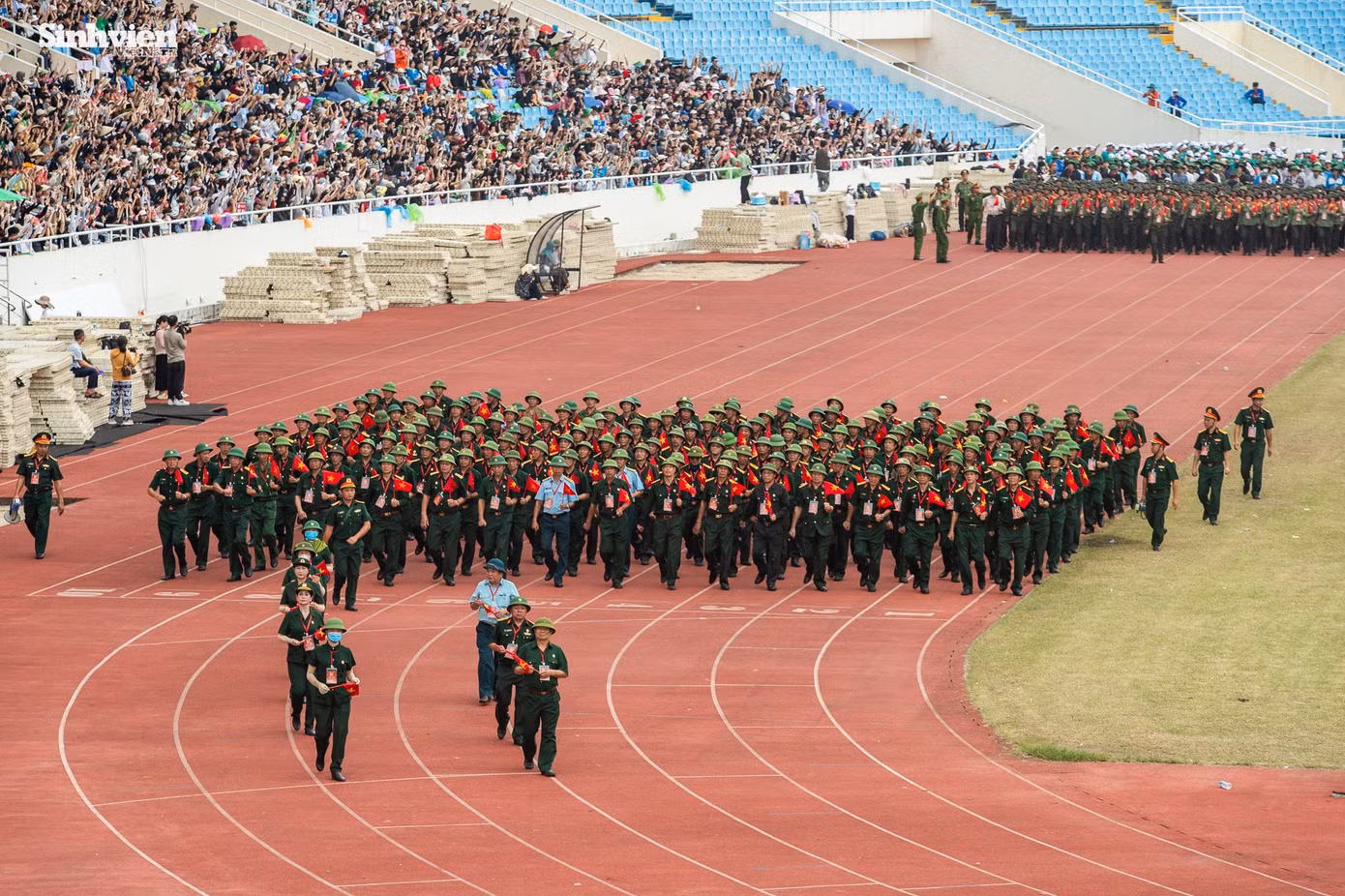 khoi-quan-chung-sinh-vien-10.jpg