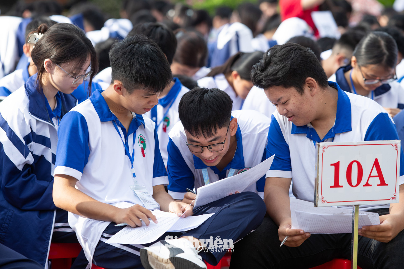 Hàng ngàn học sinh THPT Thanh Hà đã tham gia vòng sơ loại Unlock The IELTS 2025 để tìm ra 5 thí sinh xuất sắc nhất, tham gia đội tuyển, đại diện nhà trường thi đấu cùng nhiều trường THPT khác.