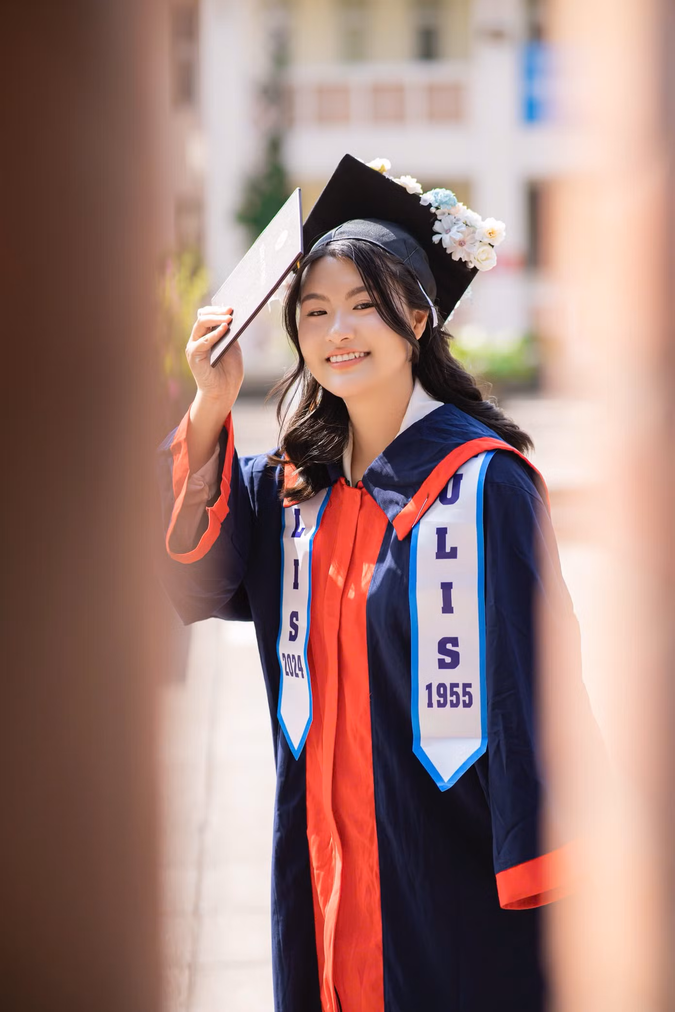 phuong-mai-tot-nghiep-song-bang-tai-dai-hoc-quoc-gia-ha-noi-trong-4-nam.jpg