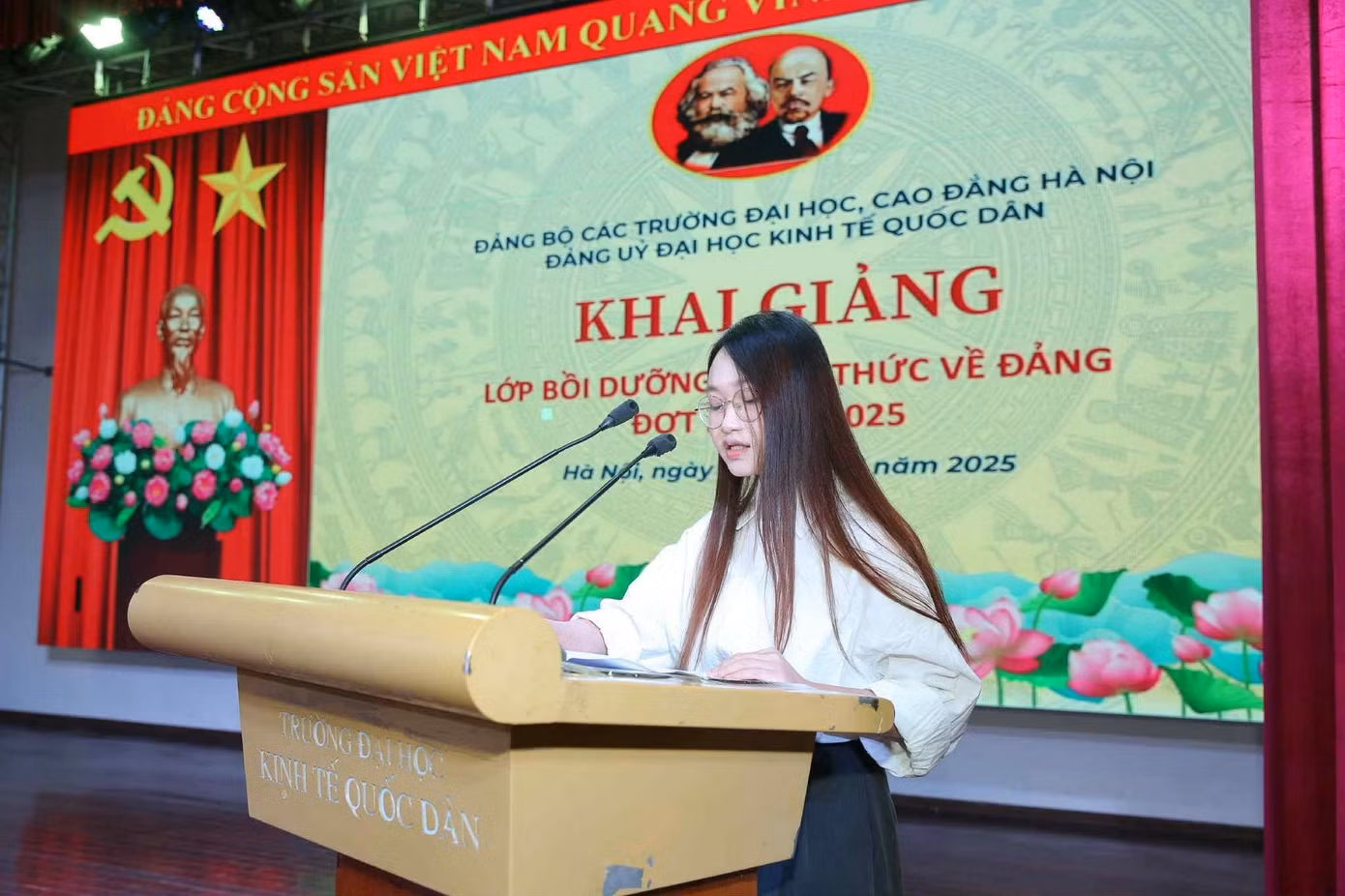 anh-phat-bieu-tai-le-khai-giang-lop-boi-duong-nhan-thuc-ve-dang.jpg