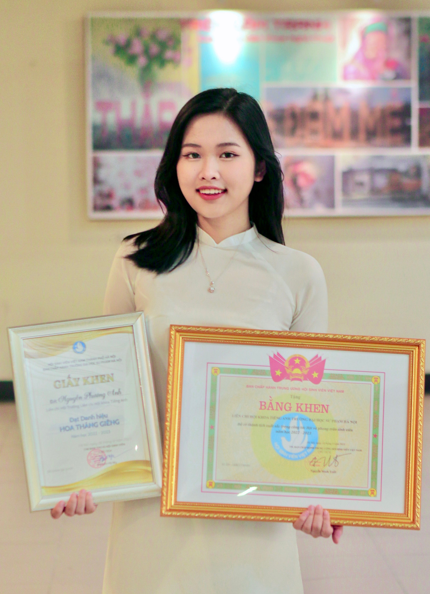 “Mình thường ghi lại những cụm từ hay, cấu trúc tốt rồi đưa vào flashcard. Mỗi ngày mình ôn lại và tìm cách dùng trong viết học thuật hoặc giao tiếp.” – Phương Anh chia sẻ. img-0918.jpg
