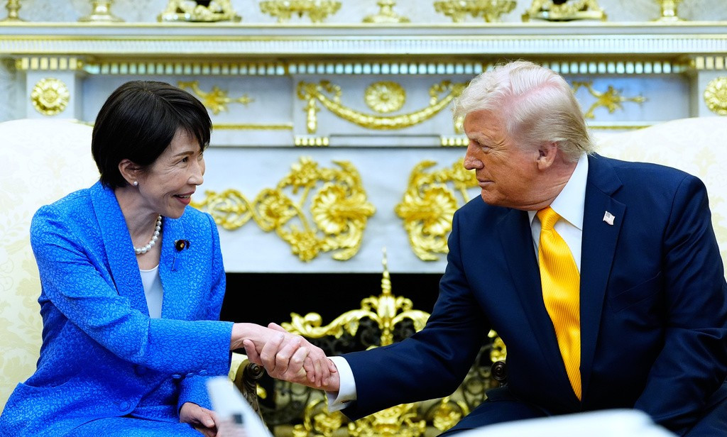 Cách Thủ tướng Nhật tránh cơn thịnh nộ của Tổng thống Trump
