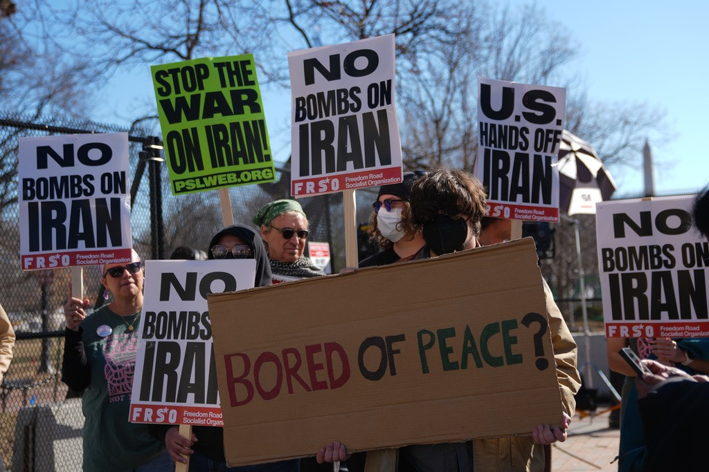 Tiền lệ tồi tệ từ vụ không kích Iran