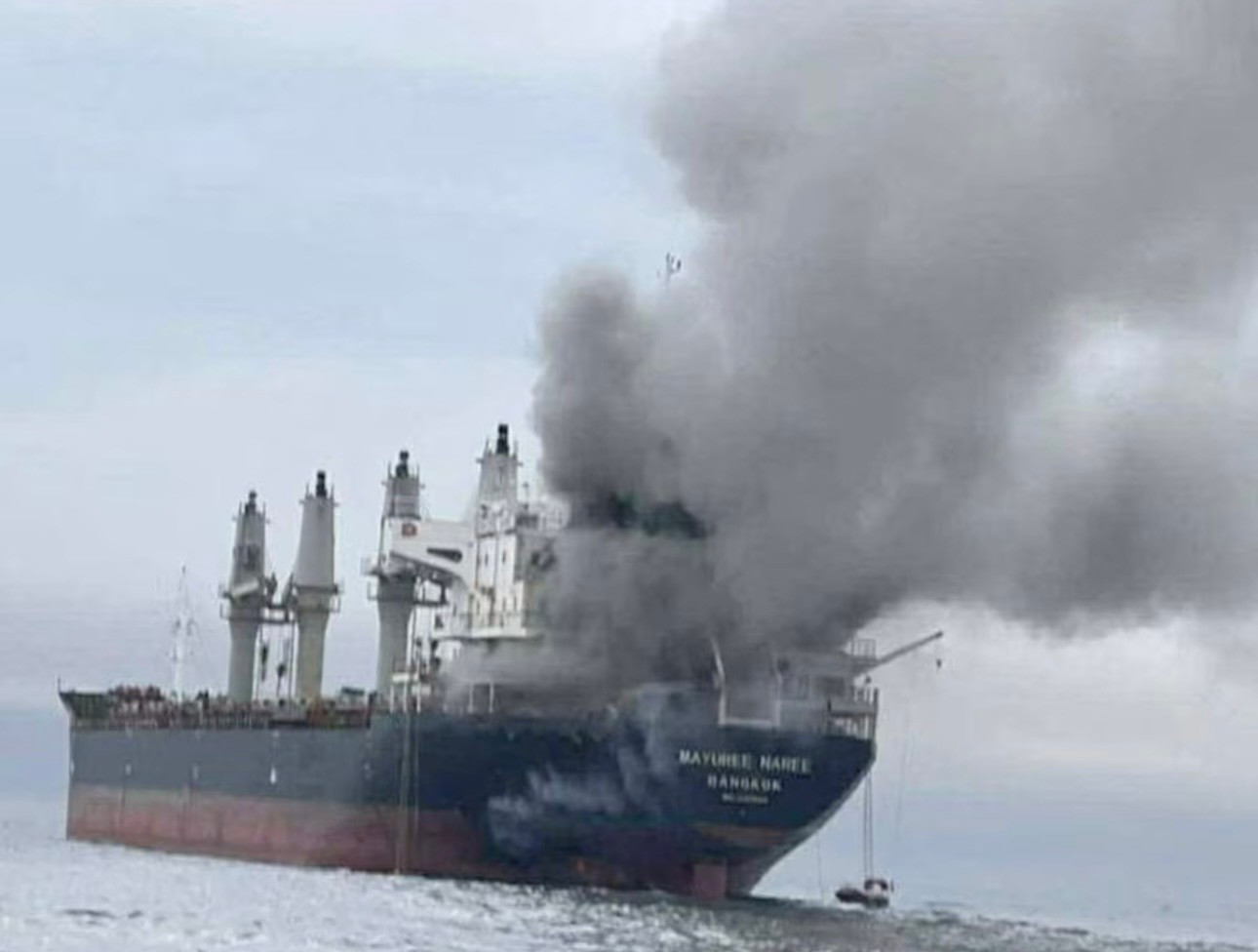 Iran cảnh báo giá dầu có thể lên 200 USD/thùng