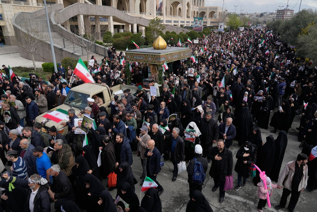 Nắm ‘át chủ bài’, Iran cứng rắn trước tối hậu thư của Mỹ