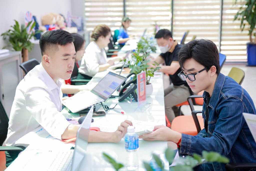 Mức điểm nhận hồ sơ của UEF theo phương thức xét theo kết quả thi tốt nghiệp THPT 2025 là 15 điểm cho tất cả các ngành. mg-1862-1.jpg