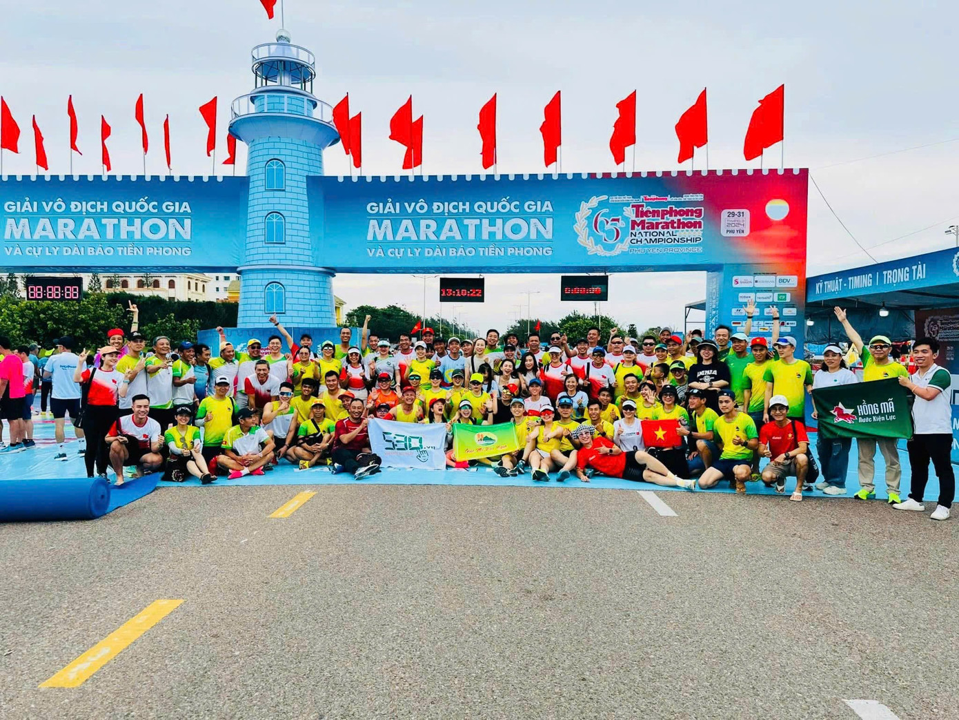 Tien Phong nasjonale mesterskap i maraton og langdistanse kan bytte arena hver sesong, men ånden i 5:30-fellesskapet forblir uendret – alltid til stede. 7.jpg