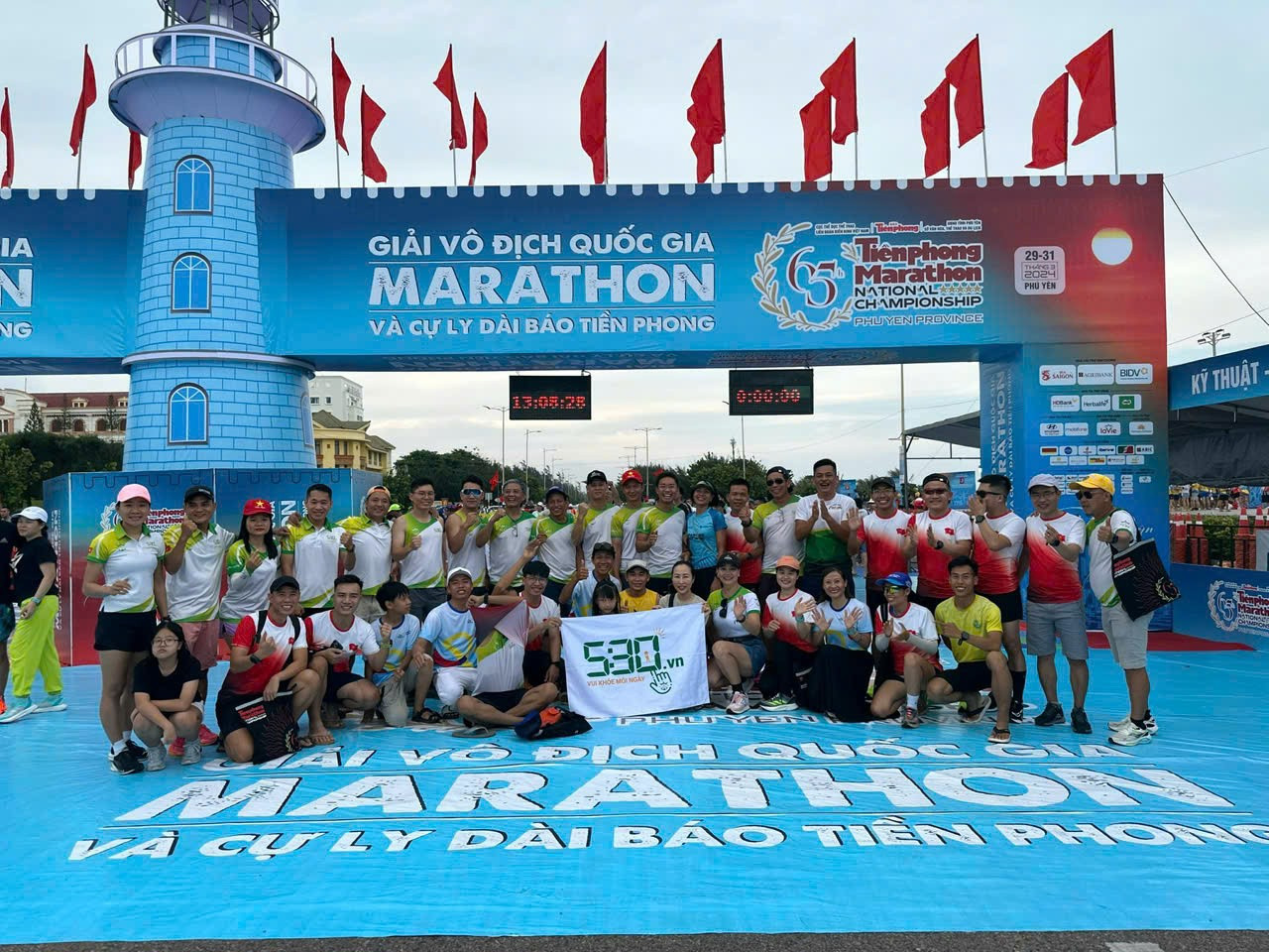 05:30-fellesskapet - Happy and Healthy Every Day deltok i Tien Phong Newspapers nasjonale mesterskap i maraton og langdistanseløp i Phu Yen. 2.jpg