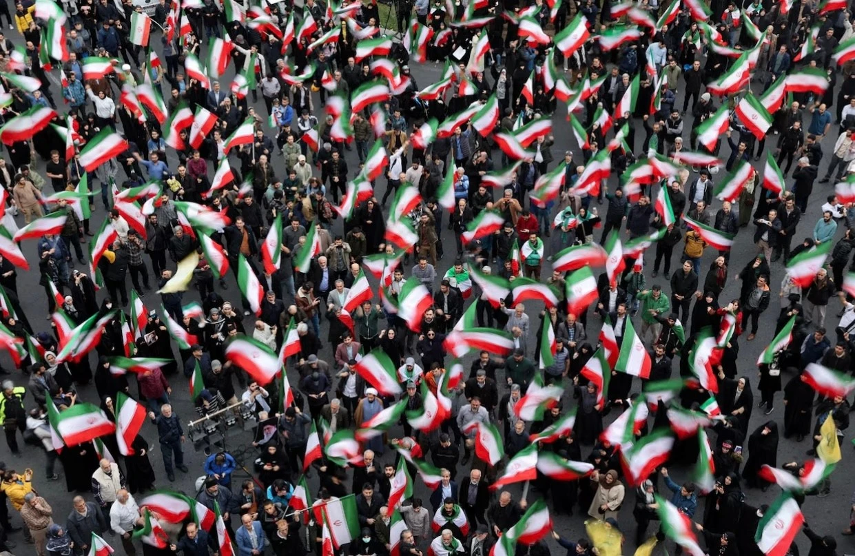 Israel-Mỹ không kích Iran: Leo thang nguy hiểm giữa bối cảnh thế giới hỗn loạn
