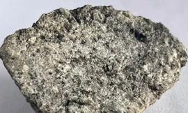 Tìm thấy hai thiên thạch từ hành tinh bí ẩn nhất hệ mặt trời