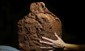 Dấu tay 4.000 năm tuổi hé lộ bàn tay người thợ gốm Ai Cập cổ đại