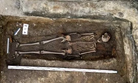 Phát hiện mộ hiệp sĩ trung cổ nguyên vẹn dưới lòng đất Ba Lan