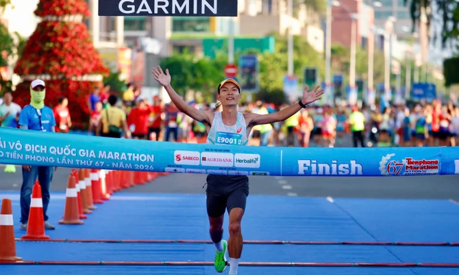 Hoàng Nguyên Thanh lập kỳ tích 7 lần vô địch tại Tiền Phong Marathon 2026