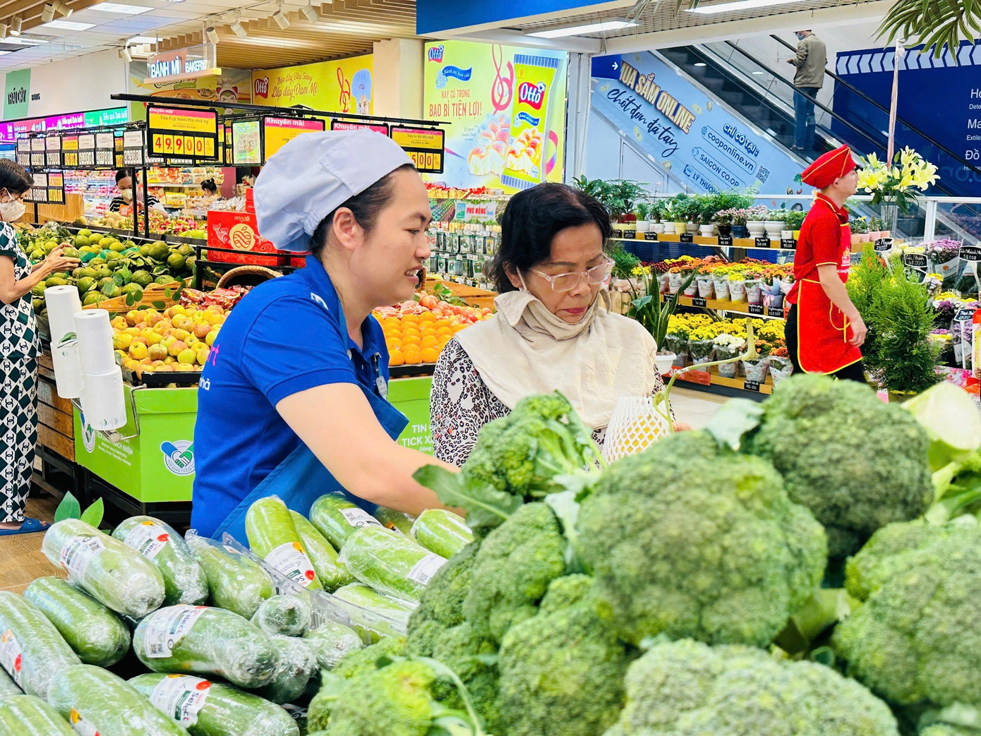 gio-hang-thuc-pham-tuoi-song-giam-2030-tai-coopmart-la-luc-do-quan-trong-giup-nguoi-dan-tiet-giam-chi-tieu-dip-cuoi-nam-1.jpg