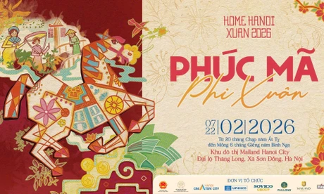 Đường hoa lớn nhất phía Tây Hà Nội trở lại với linh vật Phúc Mã cao 7 mét