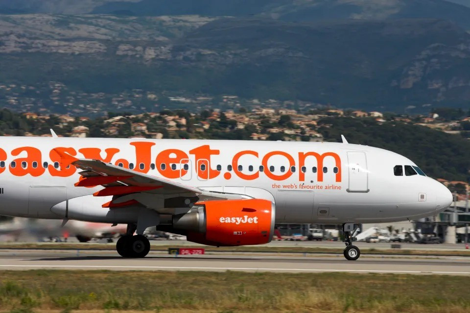 easyjet-airplane-airport-runway-france-1009644243-11zon.jpg