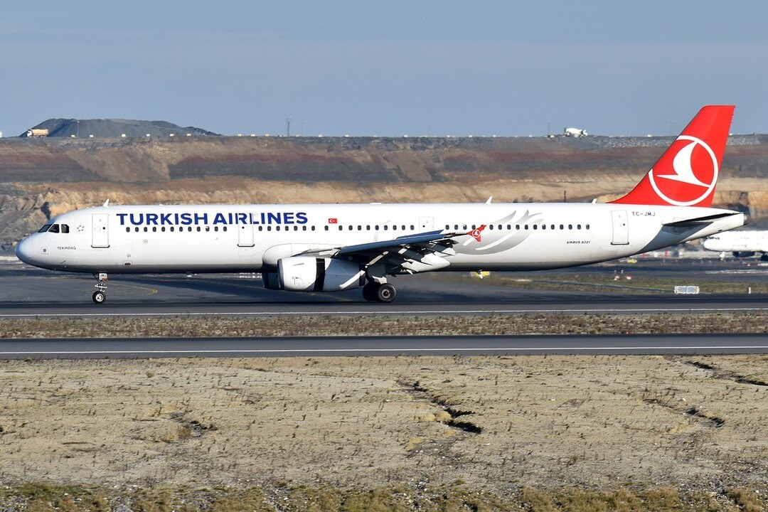 1080px-turkish-airlines-tc-jmj-airbus-a321-231-49565881613-11zon.jpg