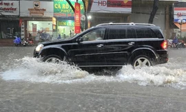 Những lưu ý khi lái xe qua vùng ngập nước