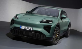 Porsche trình làng SUV điện với sạc không dây