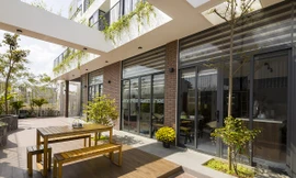 Ngôi nhà 250m2 đón trọn nắng sớm hướng Đông