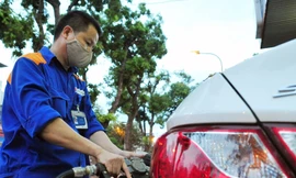 Giá xăng ngày mai dự báo tăng trở lại