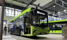 Xe chở khách mới của VinFast lộ diện tại châu Âu