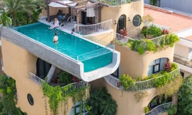 Kiến trúc độc đáo của khách sạn nghỉ dưỡng giữa phố biển Đà Nẵng 